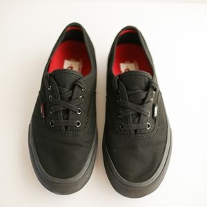 Vans Black Ultra Cush Sneakers 6M Men / 7.5M Women